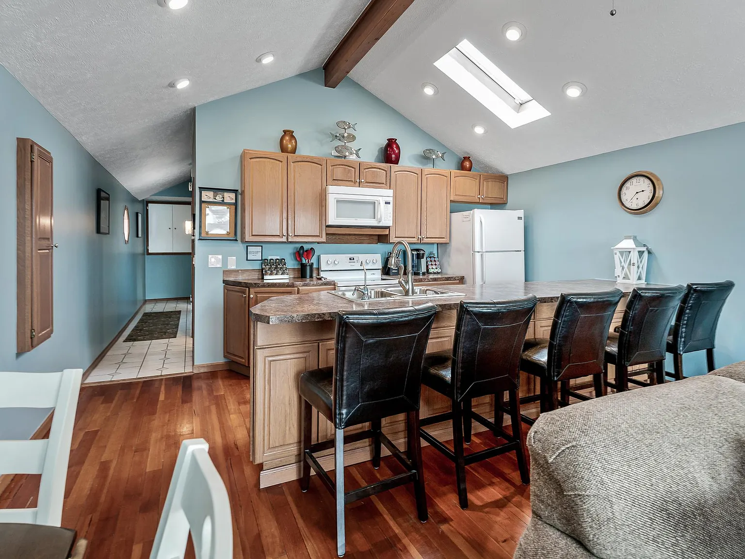 2971 Lakeshore Rd — Photo 4