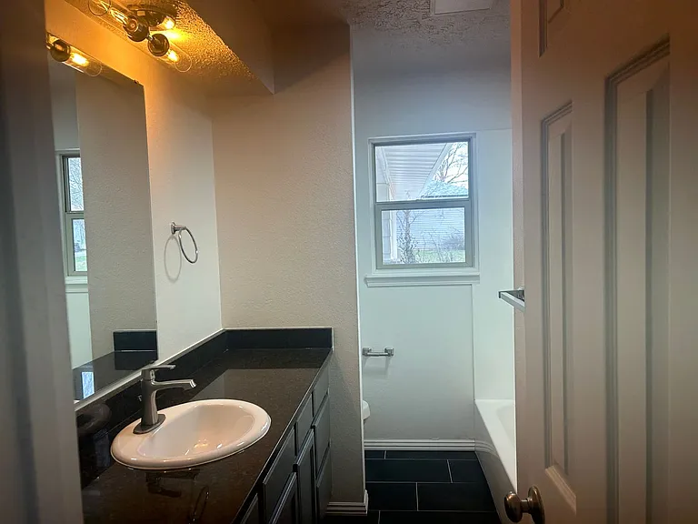 107 W Maple St — Photo 13