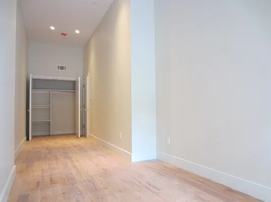 Rented by Bohemia Realty Group | media 27