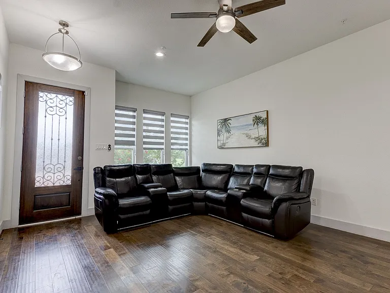 6043 Rivendell Dr — Photo 17