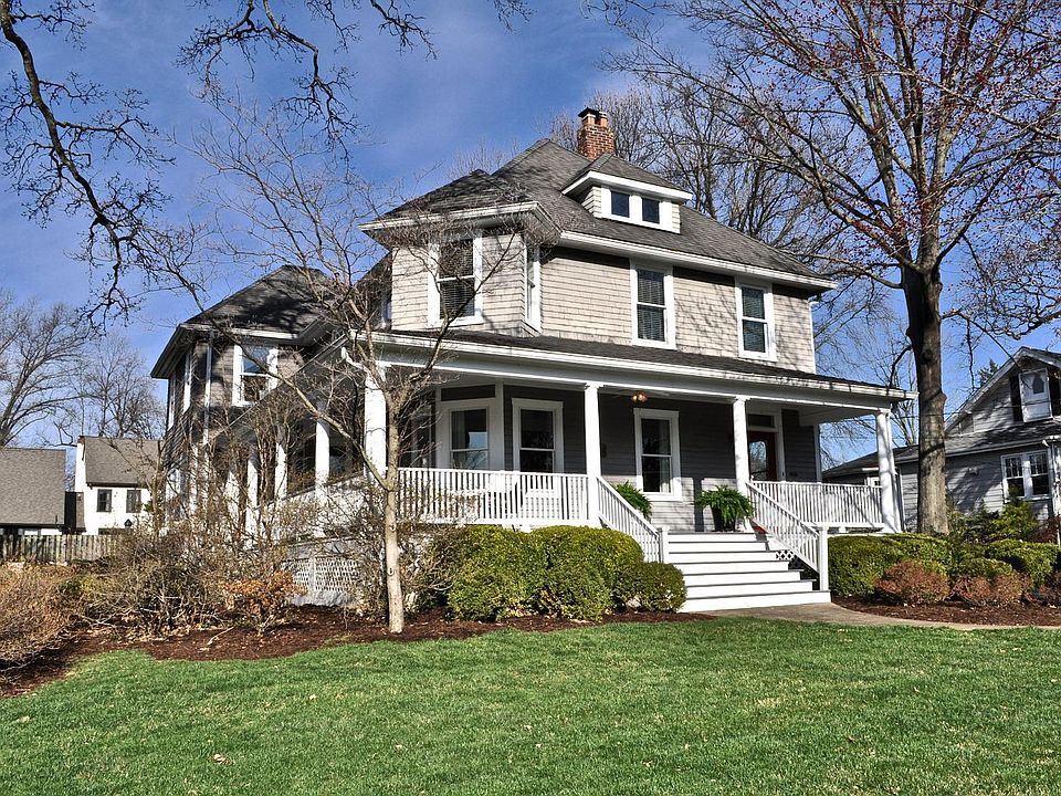 1st image of 7 Parkland Ave