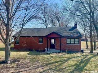 133 N Shore Dr, Petersburg, IL 62675