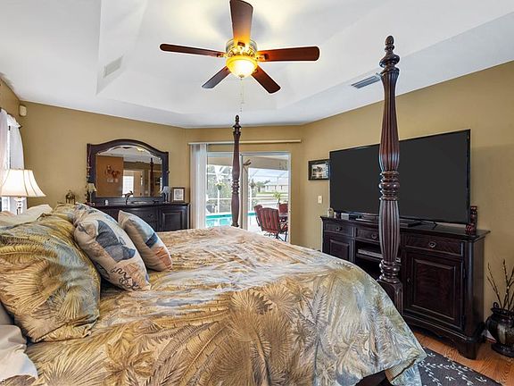 3rd image of 2624 Surfside Blvd