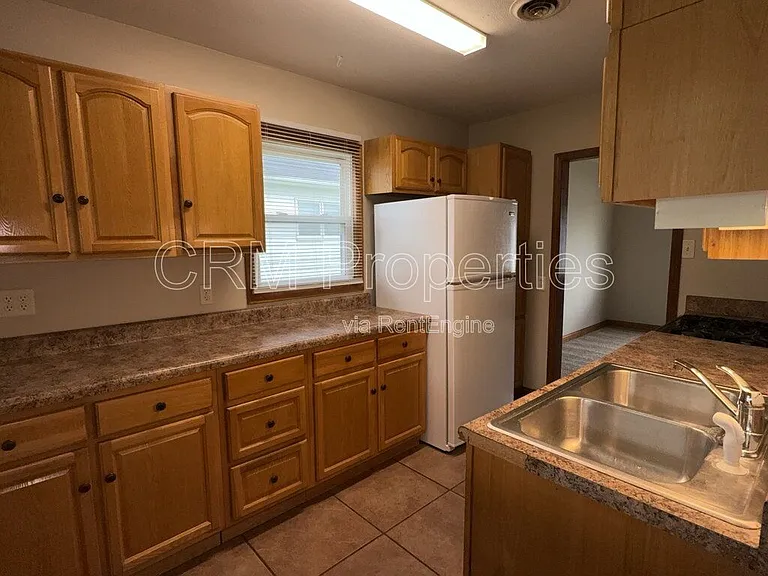 1504 N Philips St — Photo 6