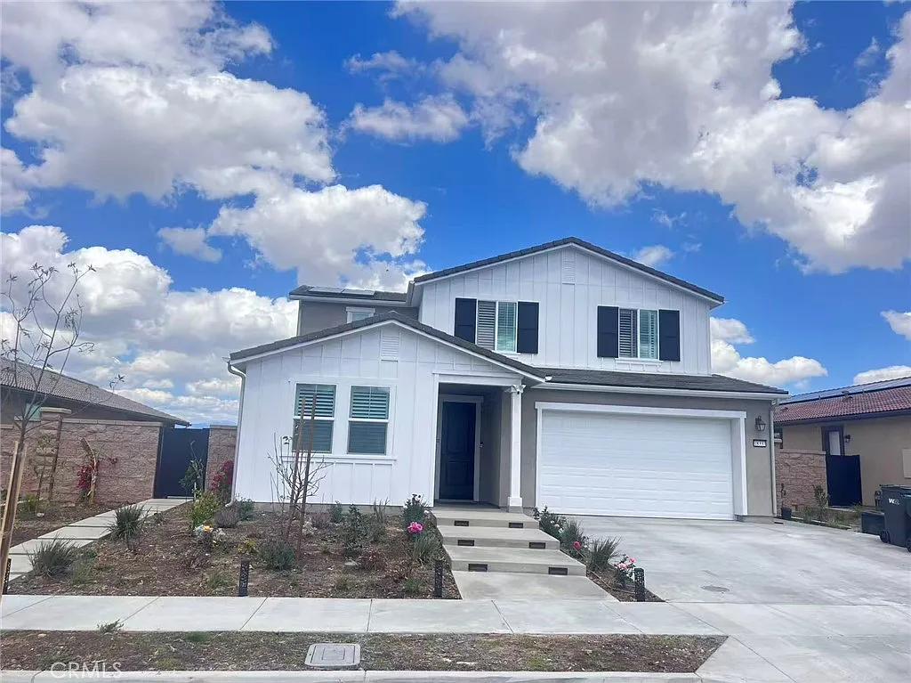2 bed, 500 sqft, $2,400 — Photo 1