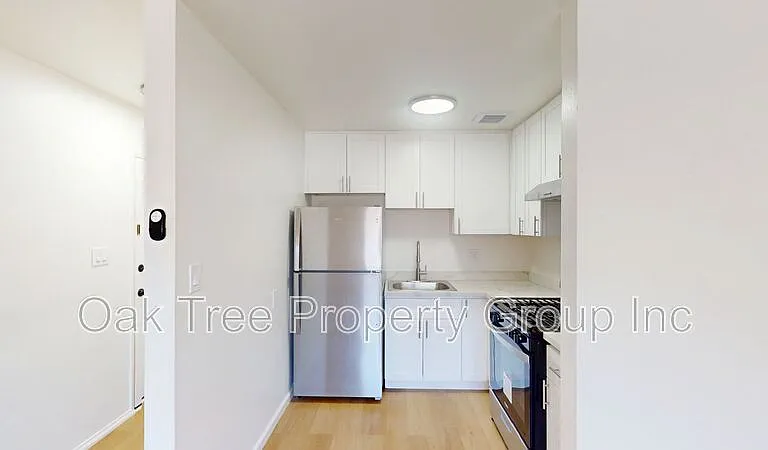 1520 Castro St #11 — Photo 4