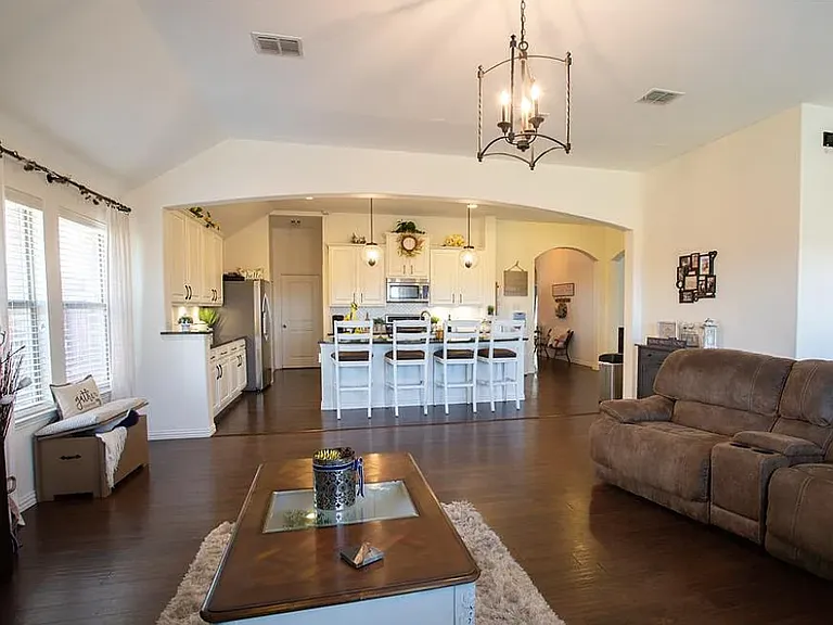 326 Hawthorn Dr — Photo 12