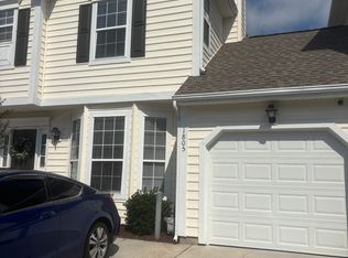 1805 Staple Inn Dr, Virginia Beach, VA 23456