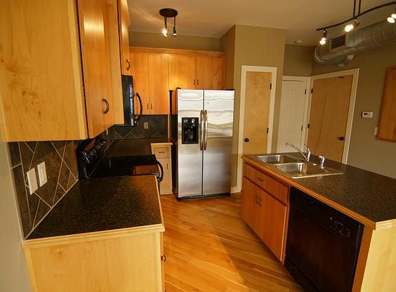 5th image of 319 SE Douglas 207 St