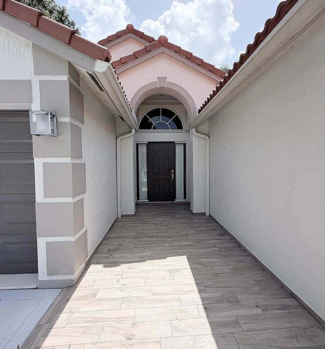 3 bed, 2.0 bath, 1408 sqft, $3,500 — Photo 3