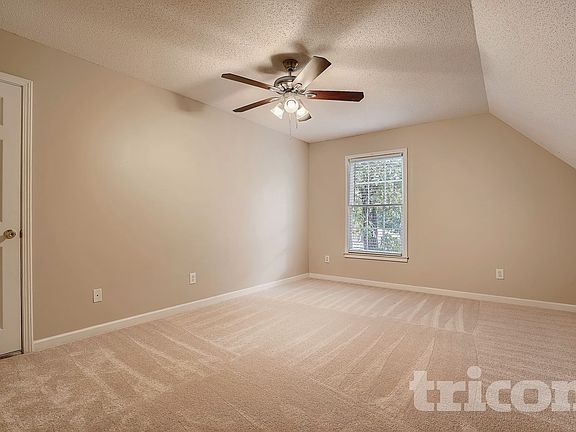 4th image of 3125 Harold Way SW