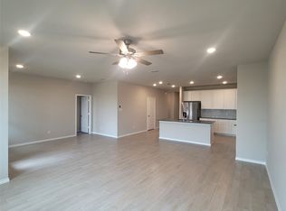 933 Ravenwood Ln, Van Alstyne, TX 75495