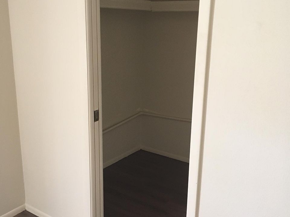 Walk in closet