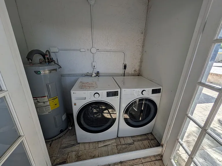 1629 NW 5th Ave — Photo 33