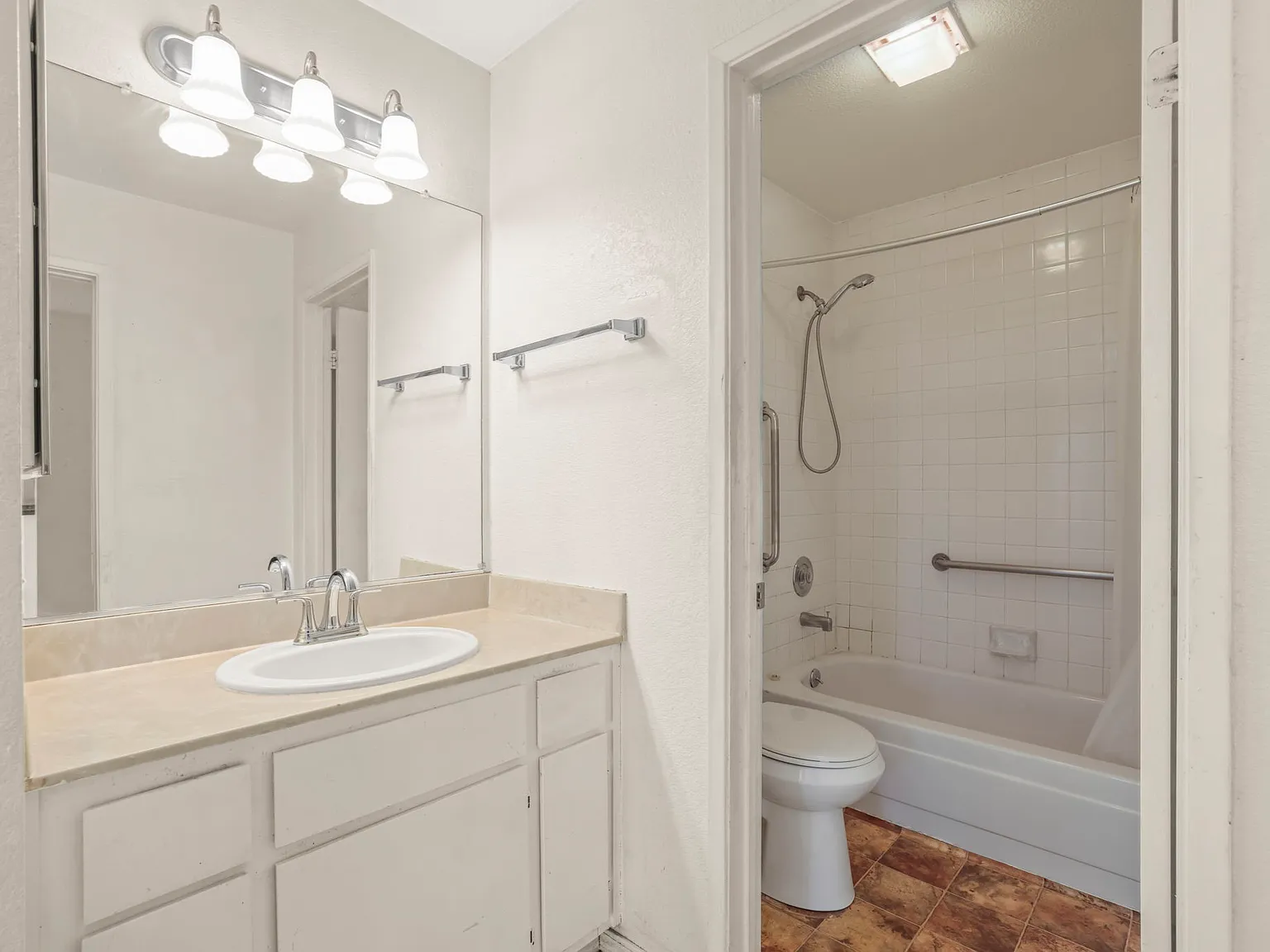 1 bed, 741 sqft, $1,950 — Photo 4