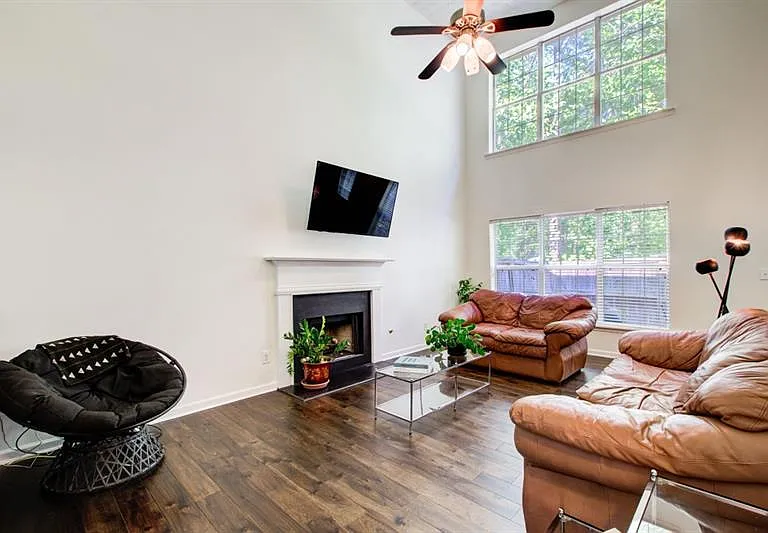 1204 Gates Cir SE — Photo 12