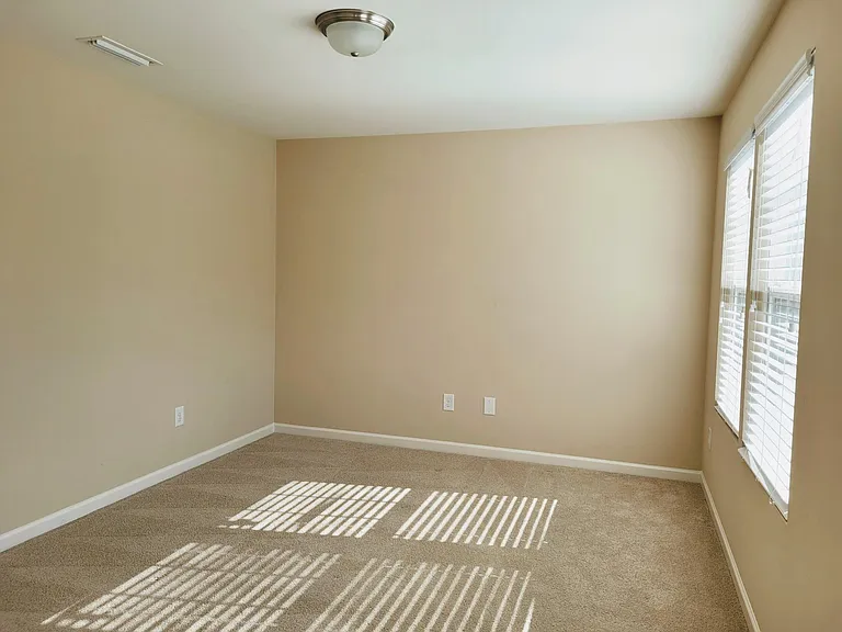 5906 Boxelder Cv — Photo 16