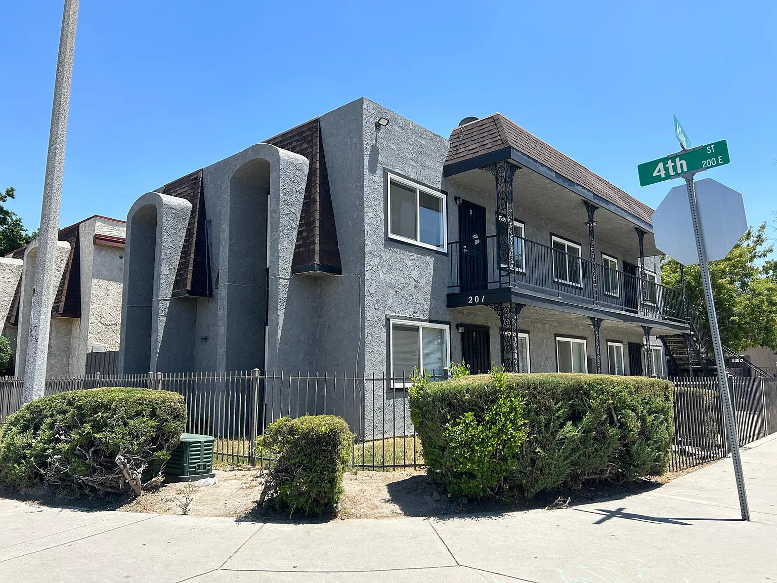2 bed, 756 sqft, $1,900 — Photo 1