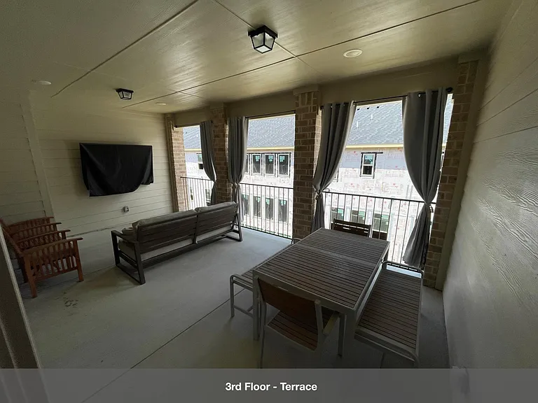 309 Ferndale St — Photo 47