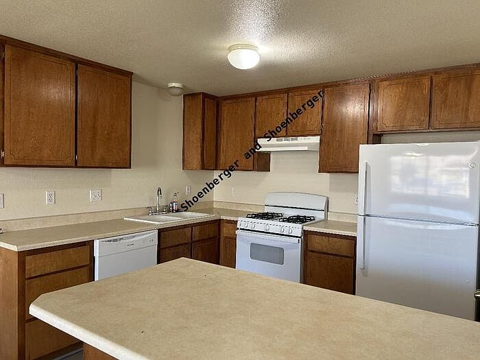 2nd image of 2025 Lonnie Ln