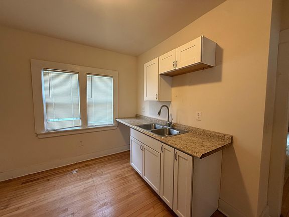 4th image of 2544 N 49th St #2546