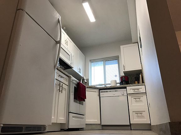 5th image of 7839 N Bayshore Dr APT 9