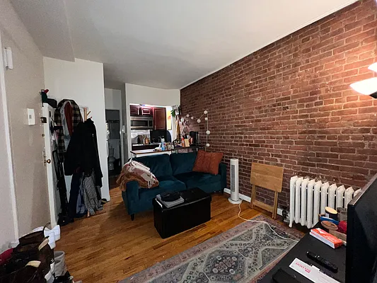 Rented by City Connections Realty | media 5