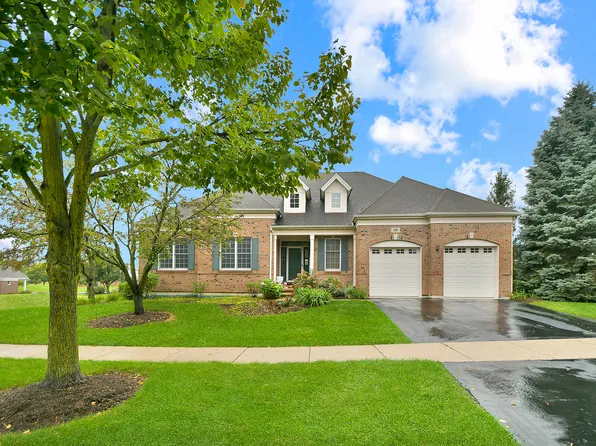 19 Eagle Ridge Dr, Hawthorn Woods, IL 60047