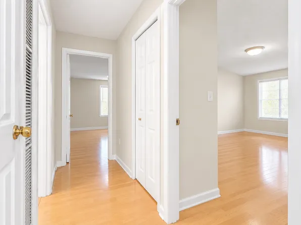 1002 Paradise Rd APT 1O, Swampscott, MA 01907