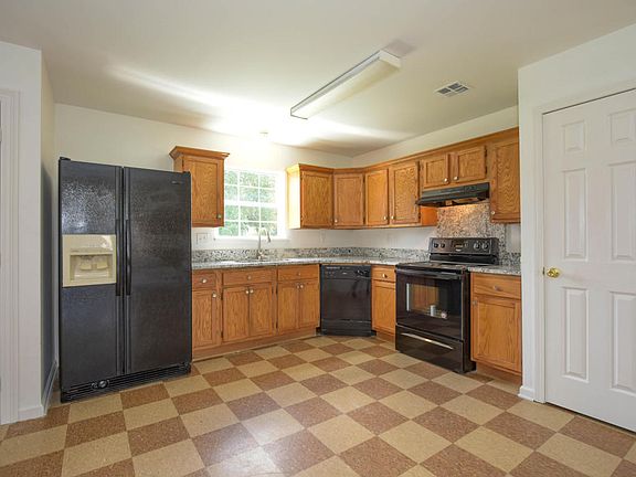 5th image of 501 Auburn Dr