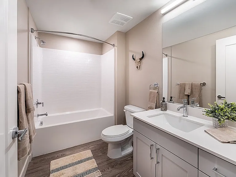 Birchway-2 Bedroom-Secondary Bath-CMF Photo-6352