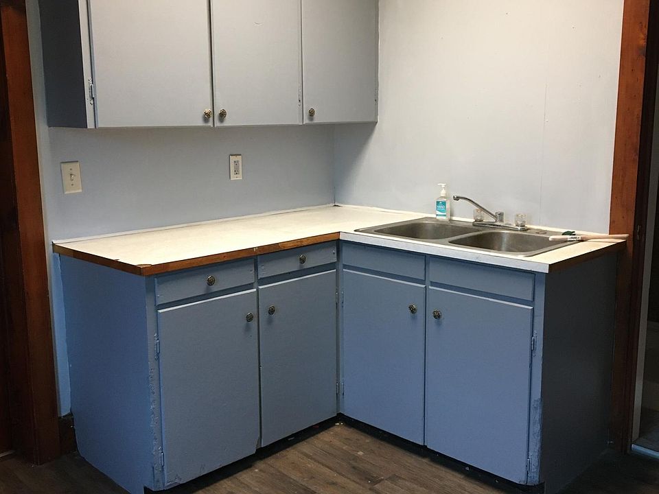 1st image of 203 W Main St