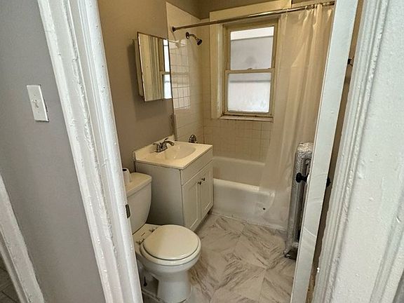 3rd image of 7555 S Kenwood Ave #1