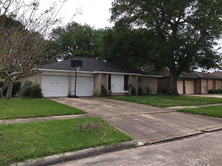 2nd image of 16655 La Avenida Dr