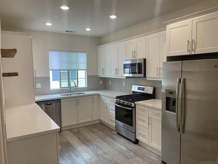 4374 Nautilus Way #8 — Photo 2