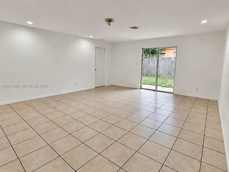 2653 SW 51st St #1 — Photo 4