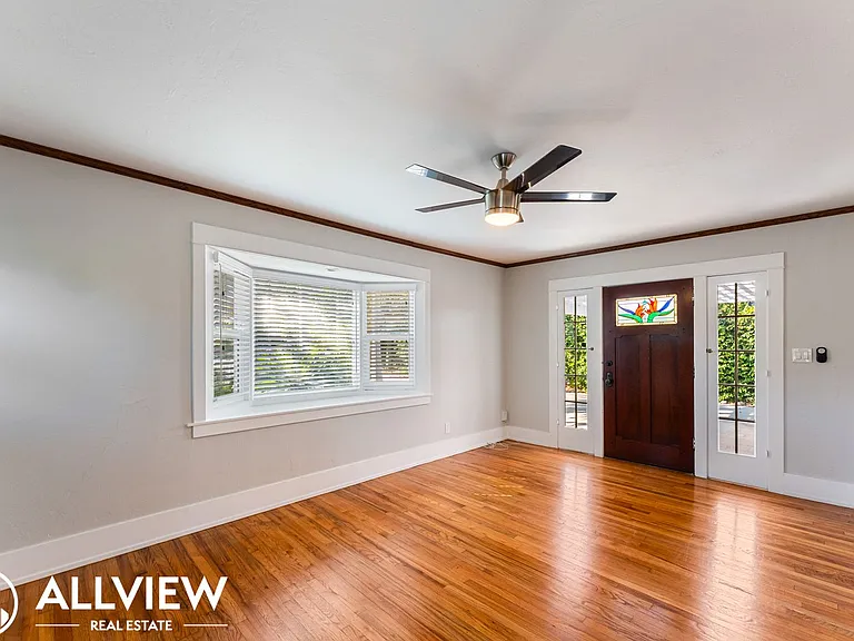 2474 Santa Ana Ave — Photo 3