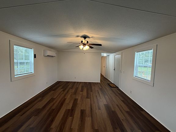 2nd image of 464B Batchelor Rd