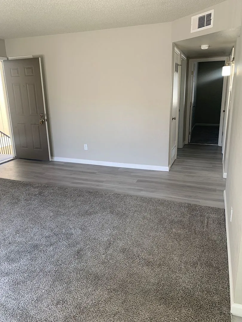 Dry Creek Apartments — Photo 3