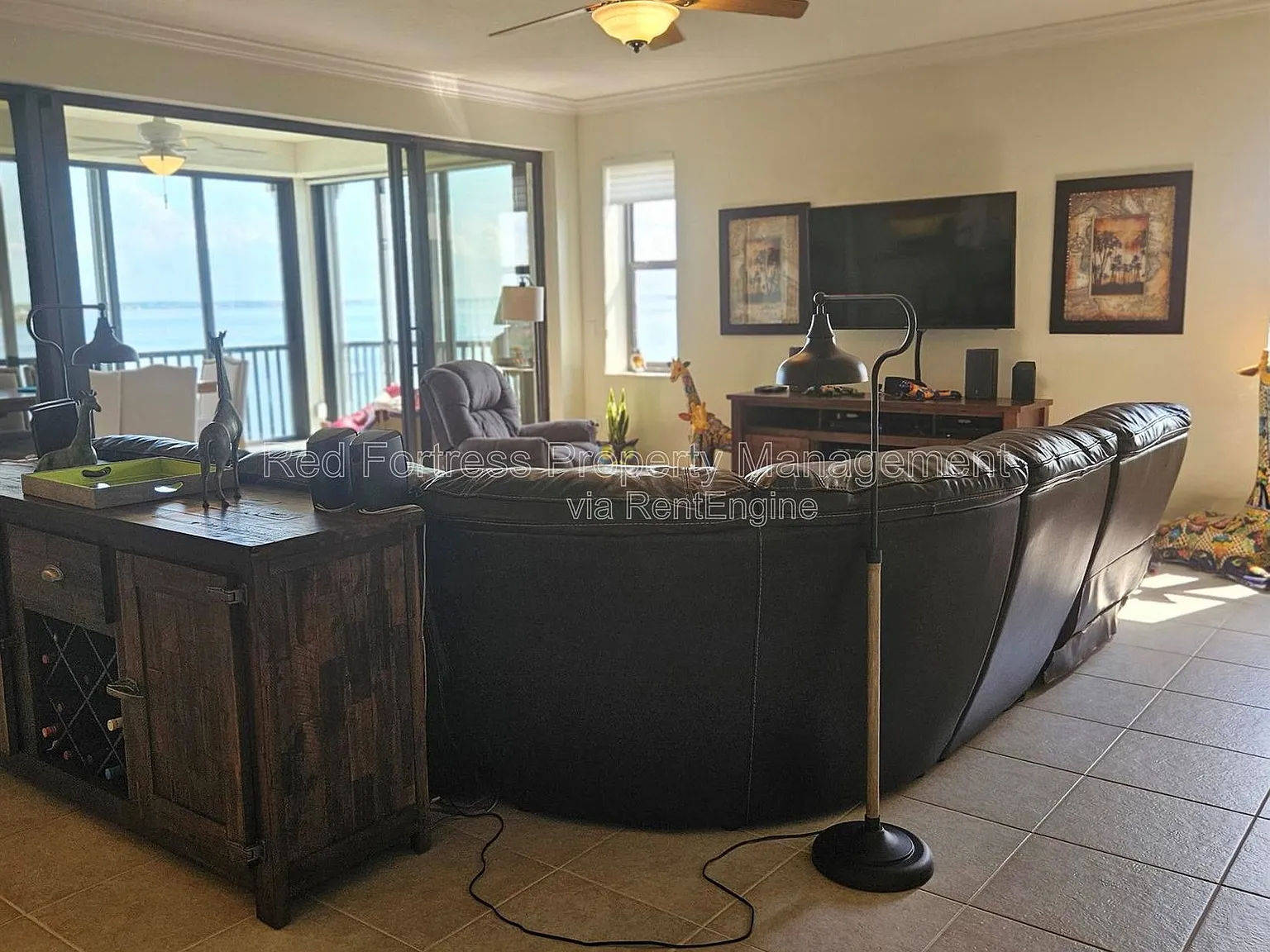 2 bed, 3.0 bath, 2550 sqft, $2,799 — Photo 3