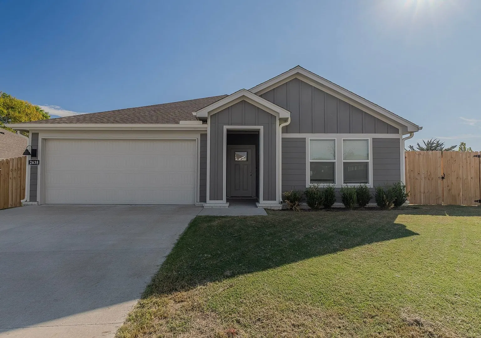 Lovely West Fayetteville Home — Photo 1