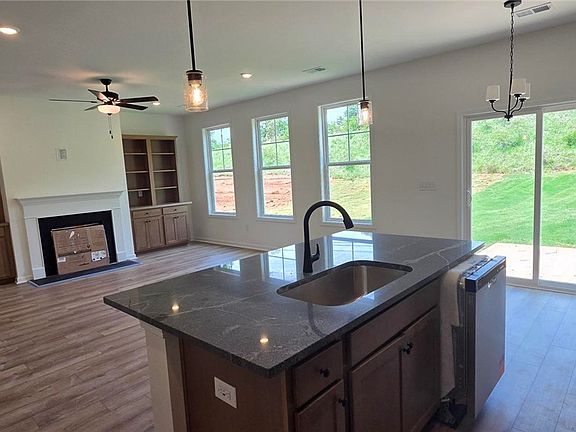 5th image of 254 Brown Cir