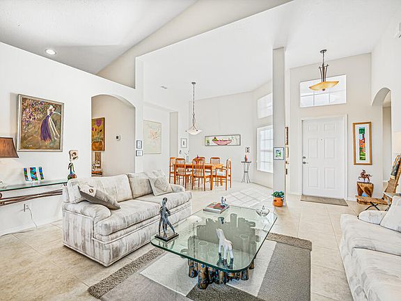 3rd image of 8535 Royal Verona Cir