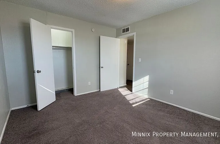2308 W 16th St #A — Photo 15