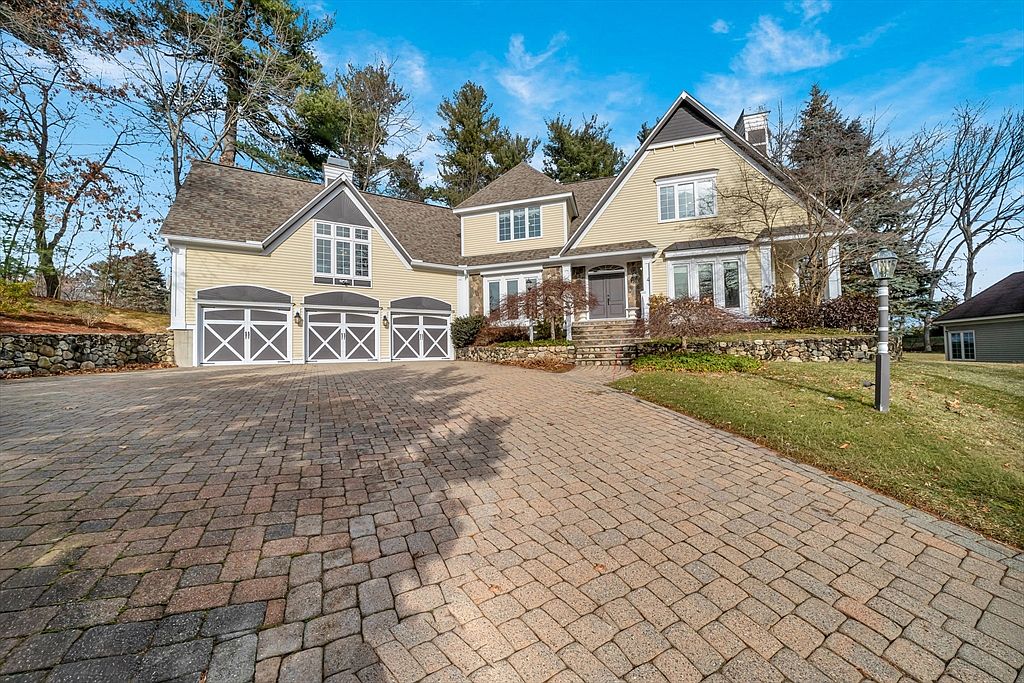 4 Andover Country Club Ln