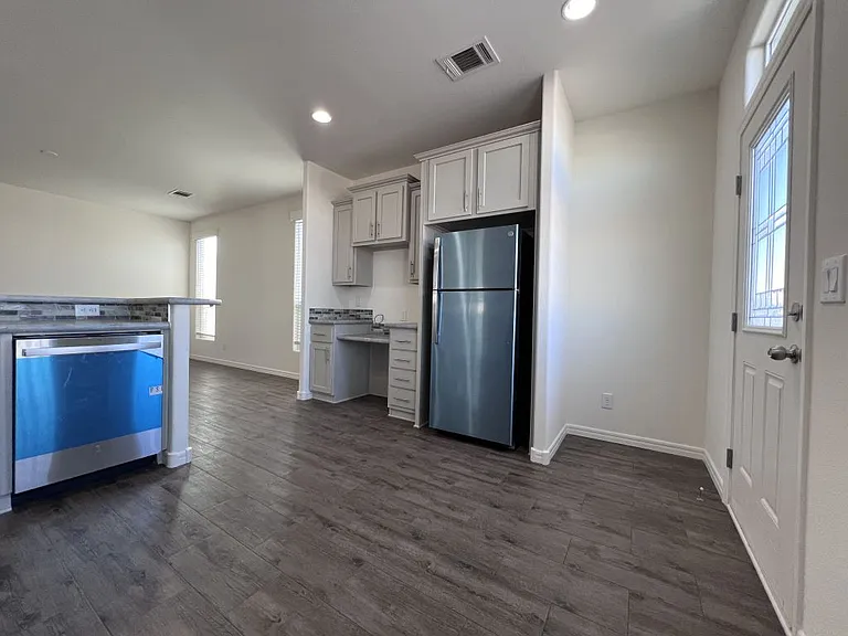 2206 S Ellsworth Rd #3B — Photo 12