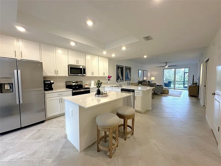14221 Heritage Landing Blvd #2017 — Photo 7