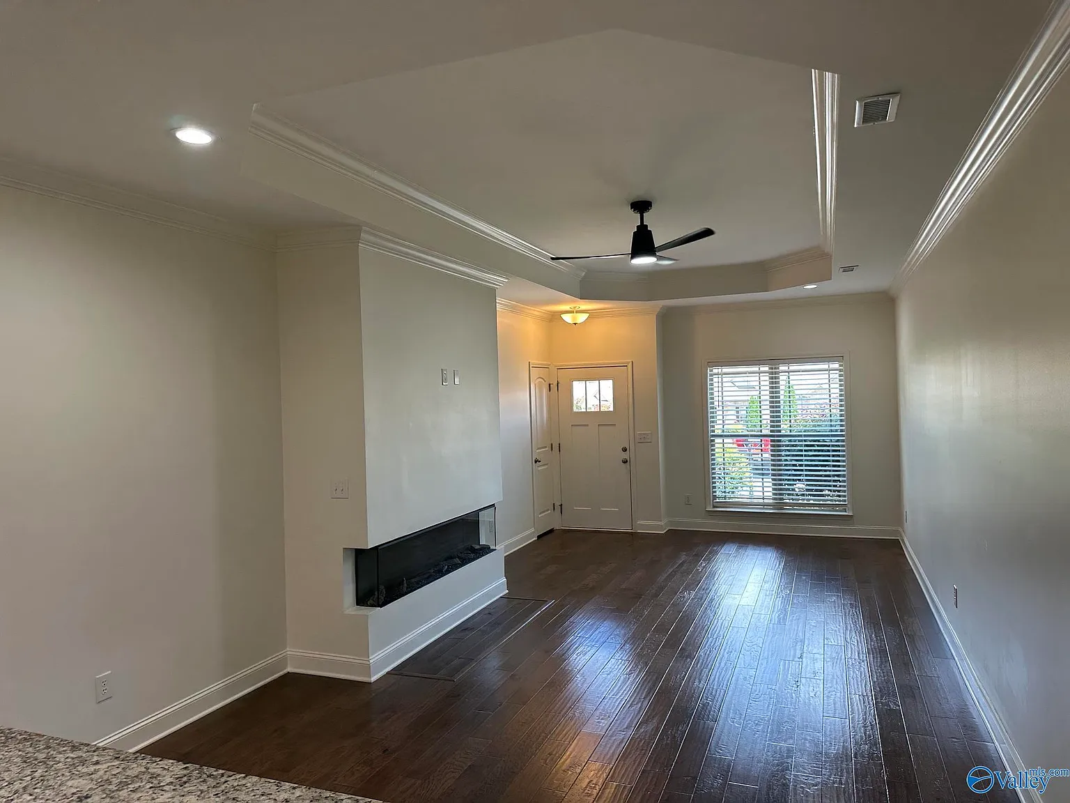 3 bed, 2.0 bath, 1568 sqft, $1,800 — Photo 3