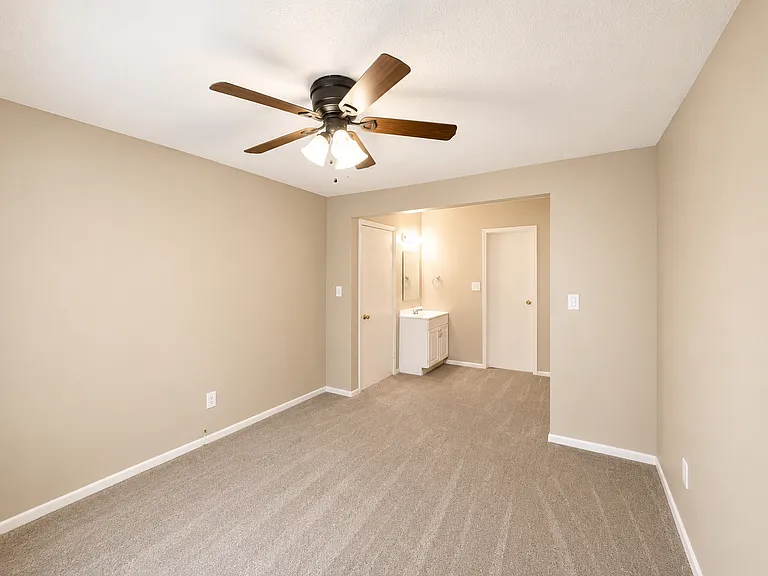 202 NE Westwind Dr #A — Photo 8