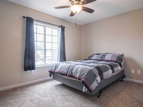 5th image of 4076 Woodchase Dr